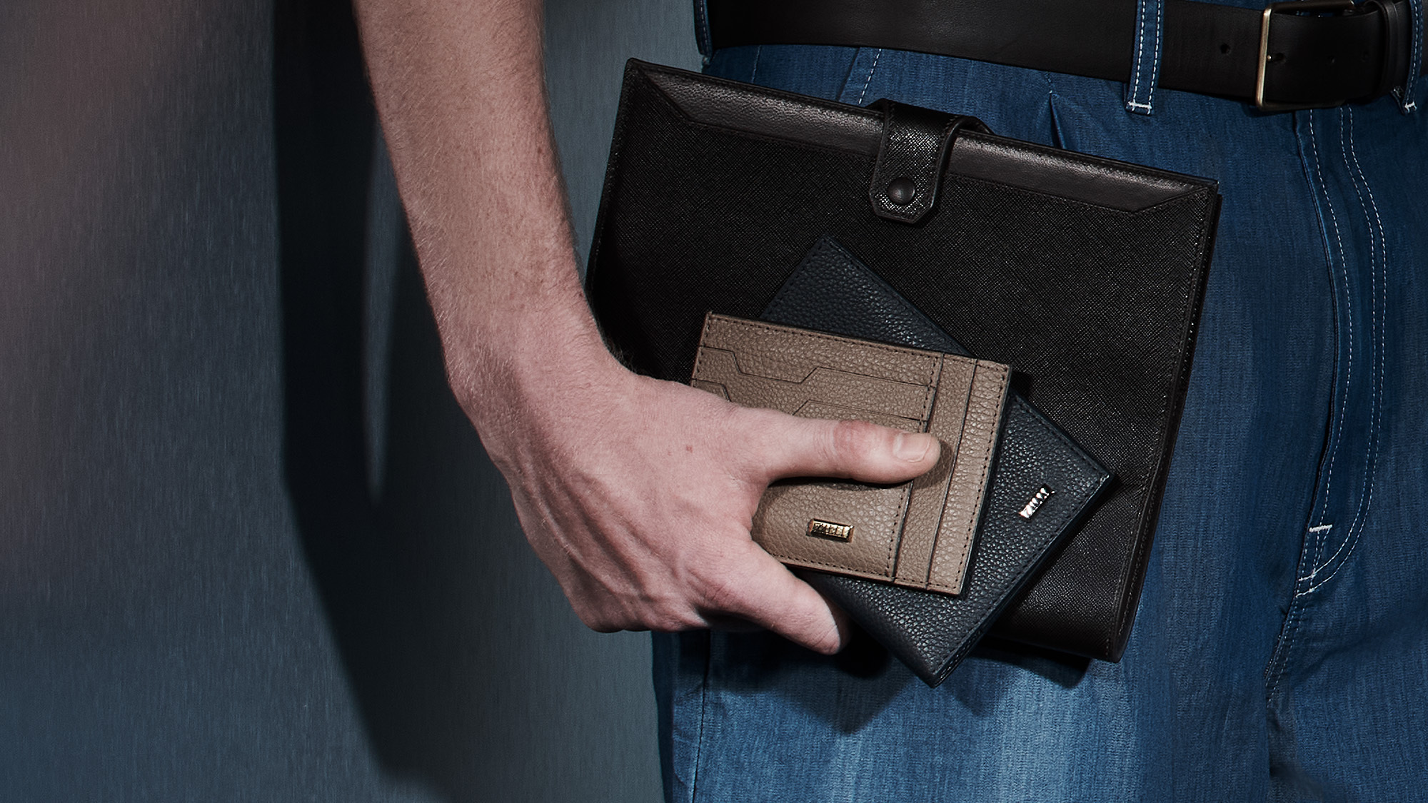 ジリー ZILLI ハンガー & ガーメントケース ① Leather Goods - Small Leather Goods - ZILLI